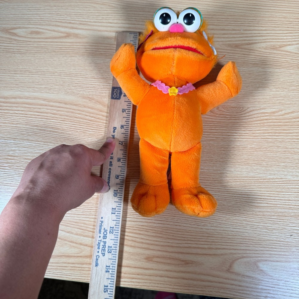 Vintage 2001 Sesame Street Zoe Plush Fisher Price Mattel 90526 Orange 11 inch - Picture 8 of 10